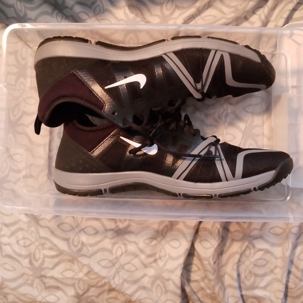 Nike womens workout shoes size 9.5